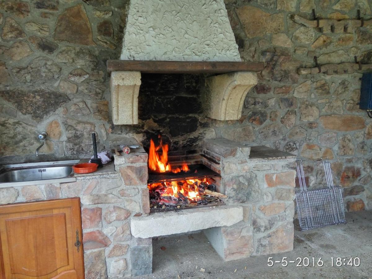 El Campillo Villa Pelabravo Buitenkant foto
