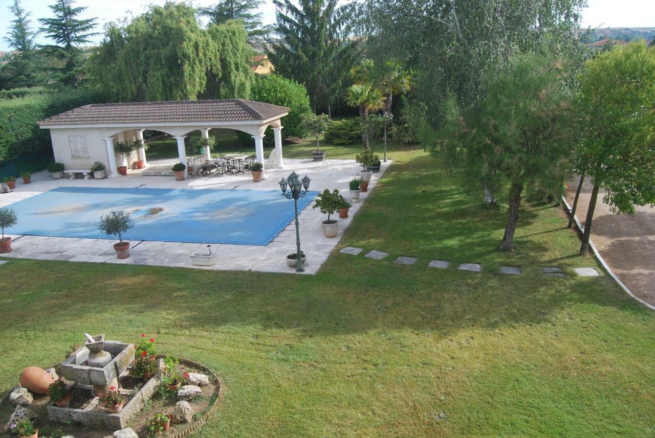 El Campillo Villa Pelabravo Buitenkant foto